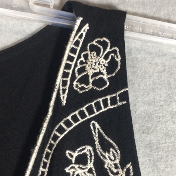 MAURICES Embroidered Summer Comfy Oversized Gauzy Sleeveless Top w:Elastic Waist - Picture 6 of 13